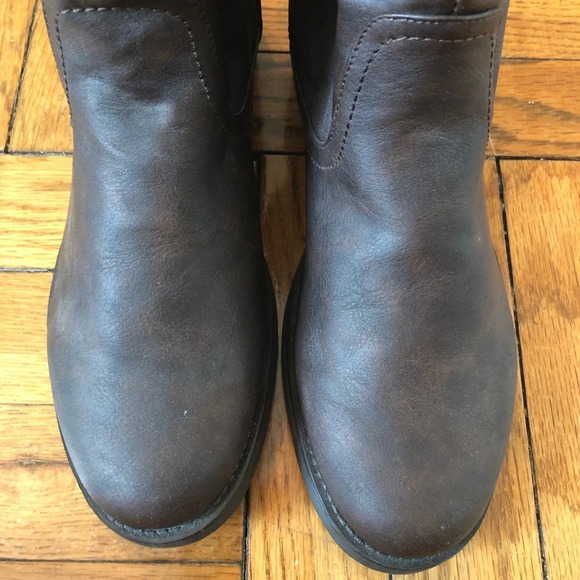 Vegan leather studded boots size 8.5 - Picture 9 of 11